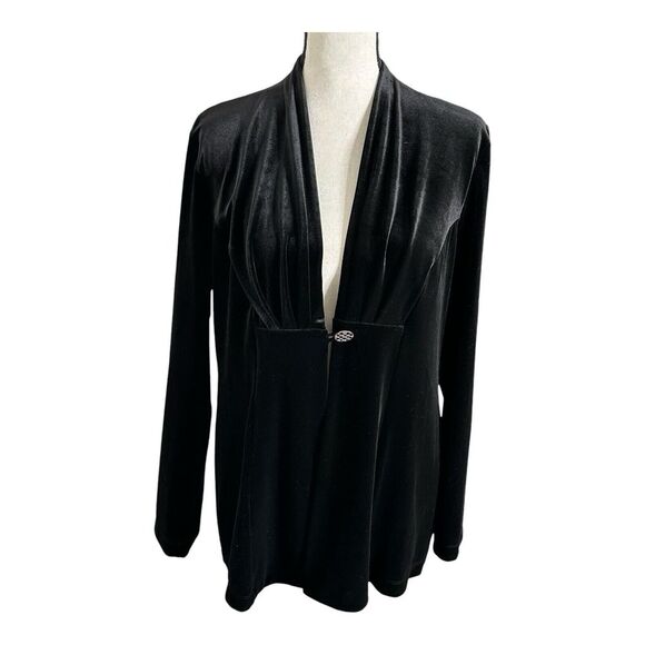 Peck & Peck Jackets & Blazers - Vtg Peck & Peck Weekend Women's Black Velvet Jacket with Brooch‎ Clasp Closure L